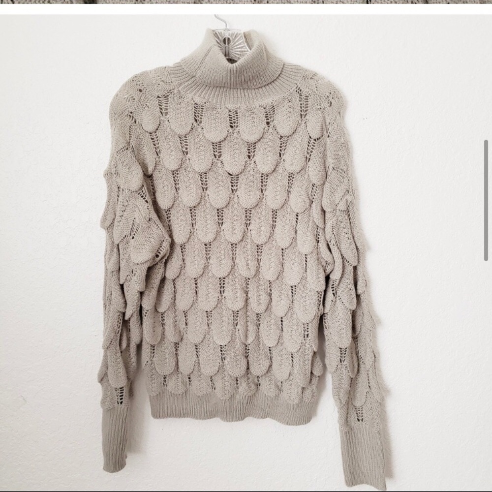Feather Pattern Sweater - Picture 4 of 8